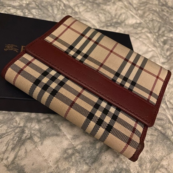 Burberry Compact Wallet - Picture 1 of 8